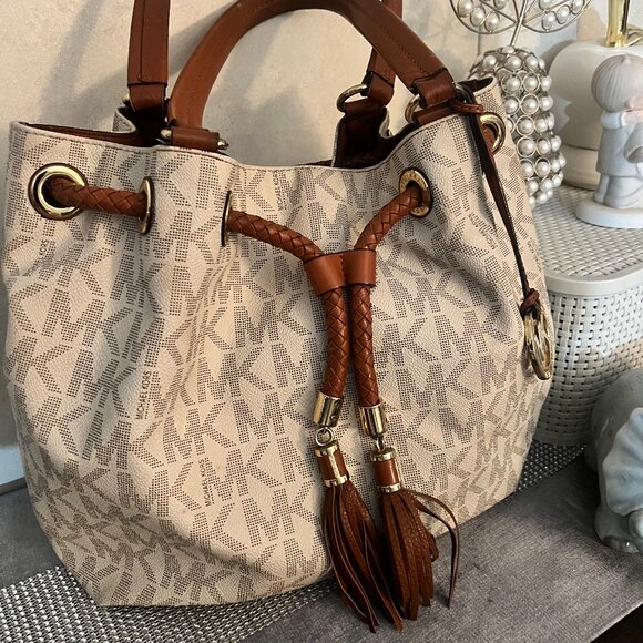 Michael Kors Jet Set Large Logo Leather Gathered Brown Vanilla Tote Purse - Picture 1 of 2